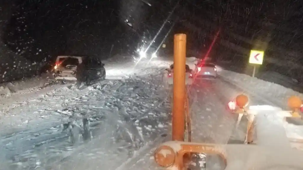 Antalya- Konya Kara Yolu tırların geçişine kapatıldı
