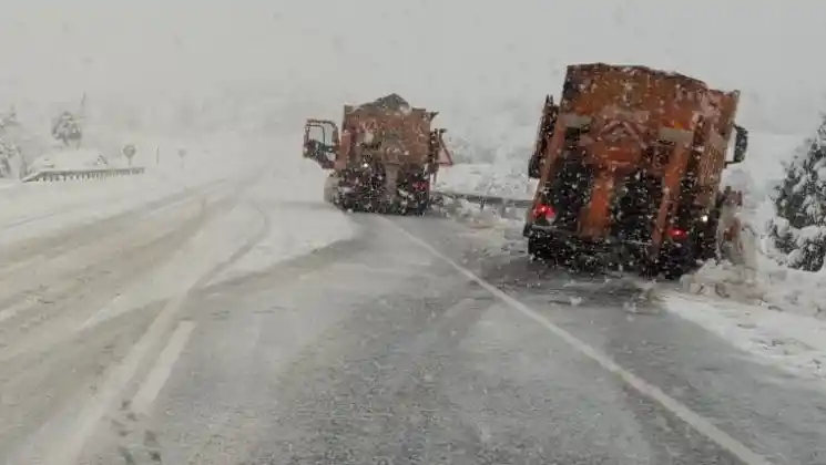 Antalya-Konya Karayolu tırların geçişine açıldı