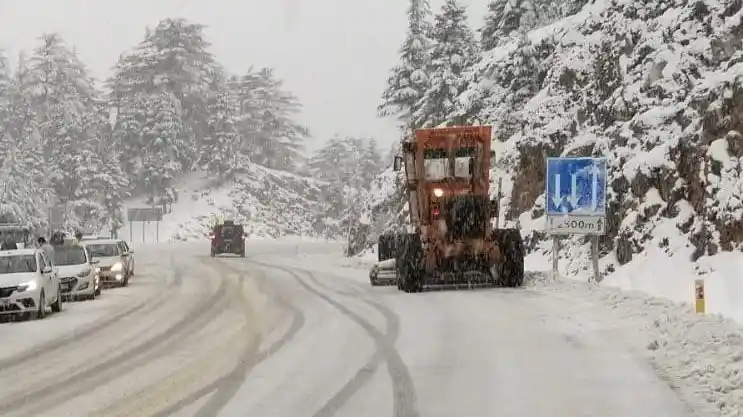 Antalya-Konya Karayolu tırların geçişine açıldı