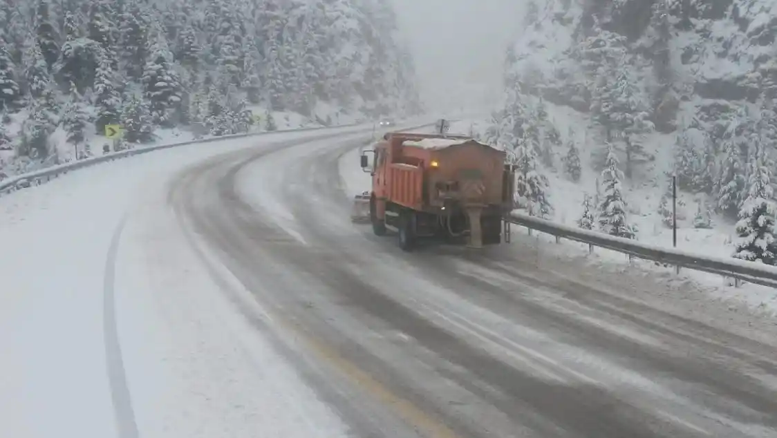 Antalya-Konya Karayolu tırların geçişine açıldı