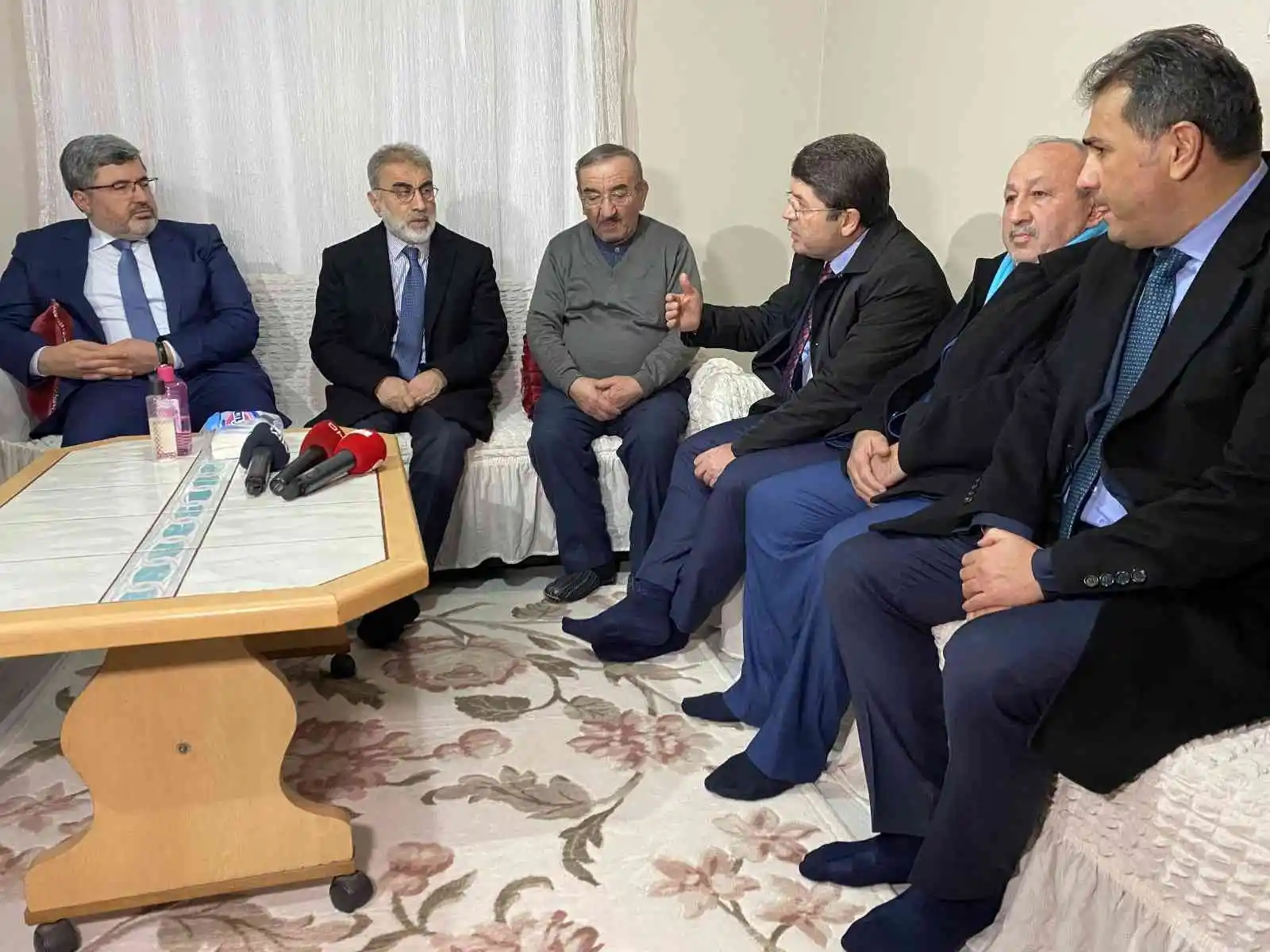 Araştırma Komisyonu üyeleri şehit madenci yakınlarını ziyaret etti