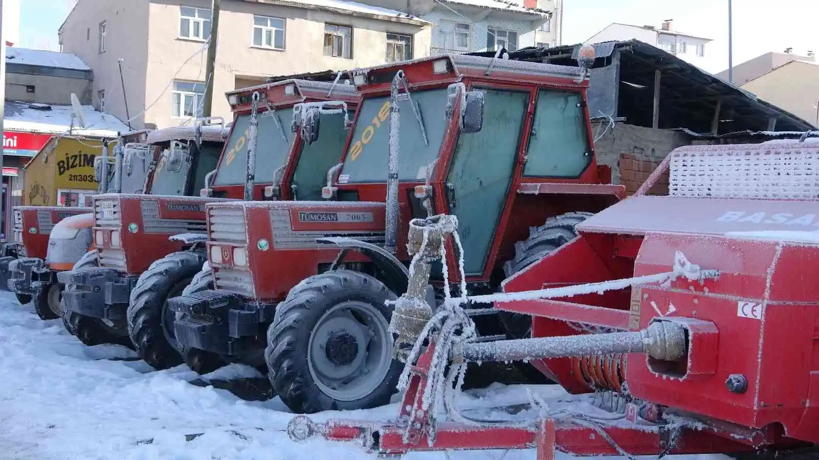 Ardahan’ın Göle ilçesi buz kesti: Eksi 28 dereceyle Türkiye’nin en soğuk yerleşim yeri oldu