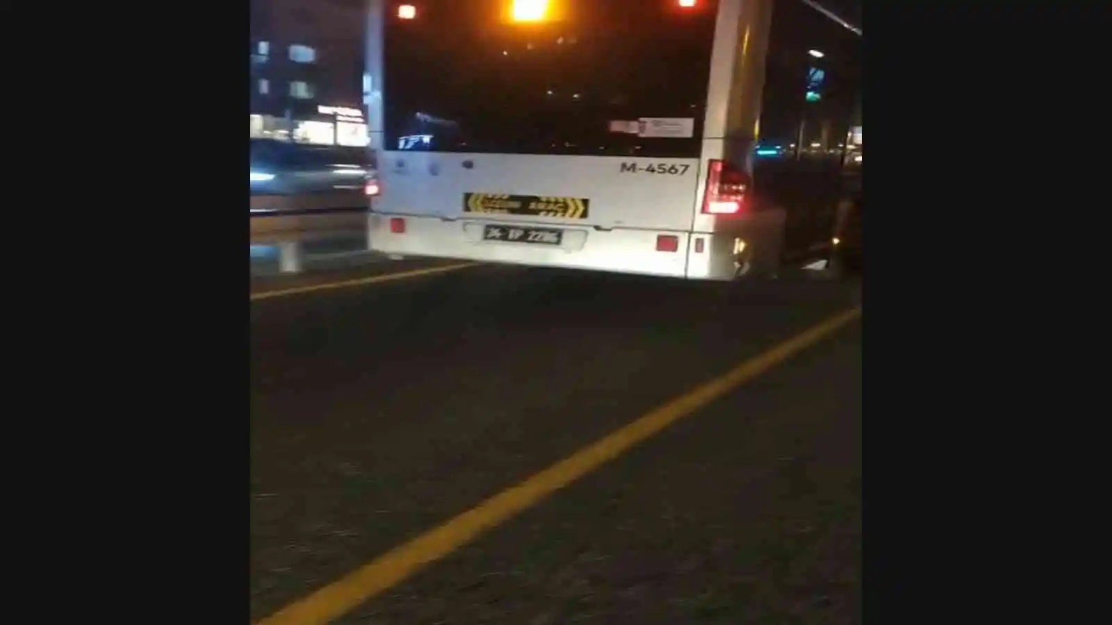 Avcılar'da metrobüs arıza yapınca yolcular mağdur oldu