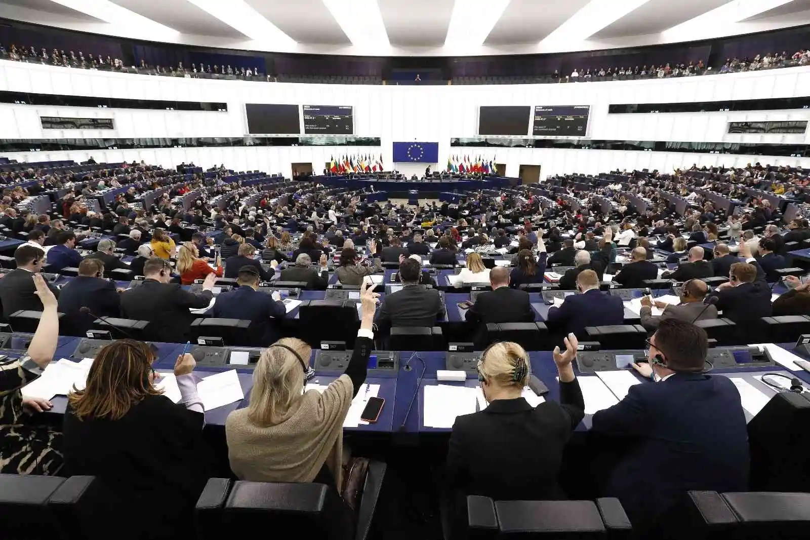 Avrupa Parlamentosu'ndaki yolsuzluk skandalı Polonya'ya uzandı
