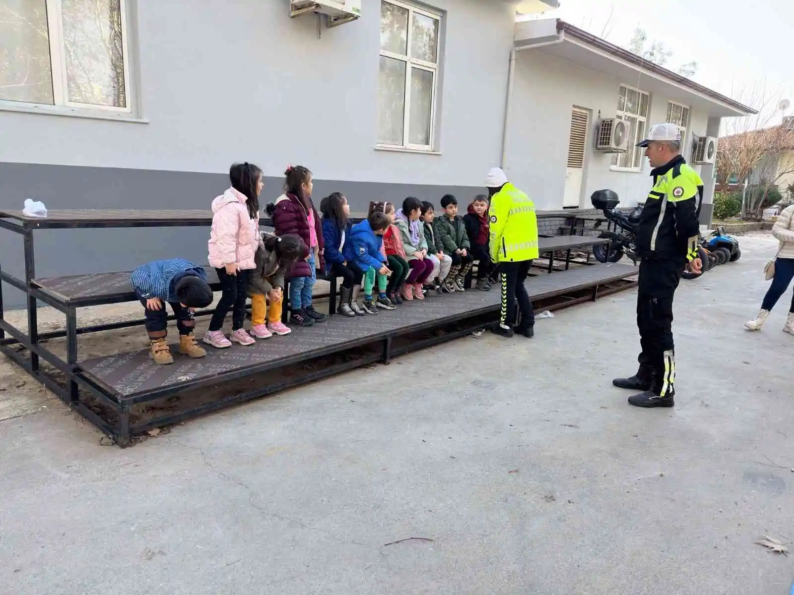 Aydın’da 17 anasınıfı öğrencisi “trafik dedektifi” oldu
