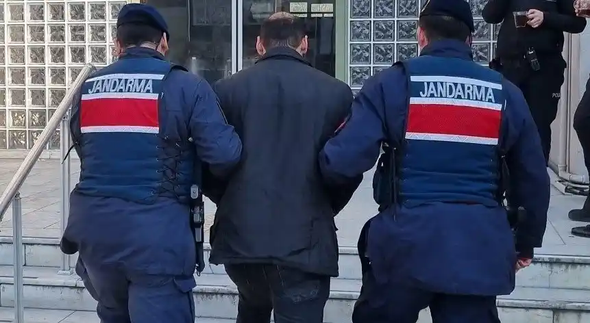 Aydın'da aranan aranan şahıslar jandarmaya takıldı