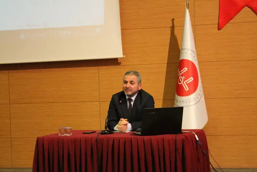 Aydınlı umrecilere eğitim semineri düzenlendi