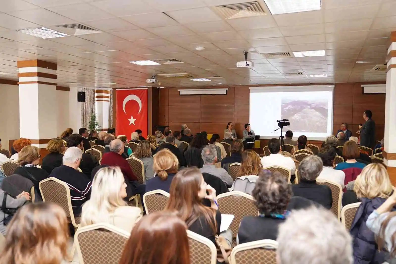 Ayvalık Vizyonu Çalıştay’ında doğal ve kültürel miraslar ele alındı
