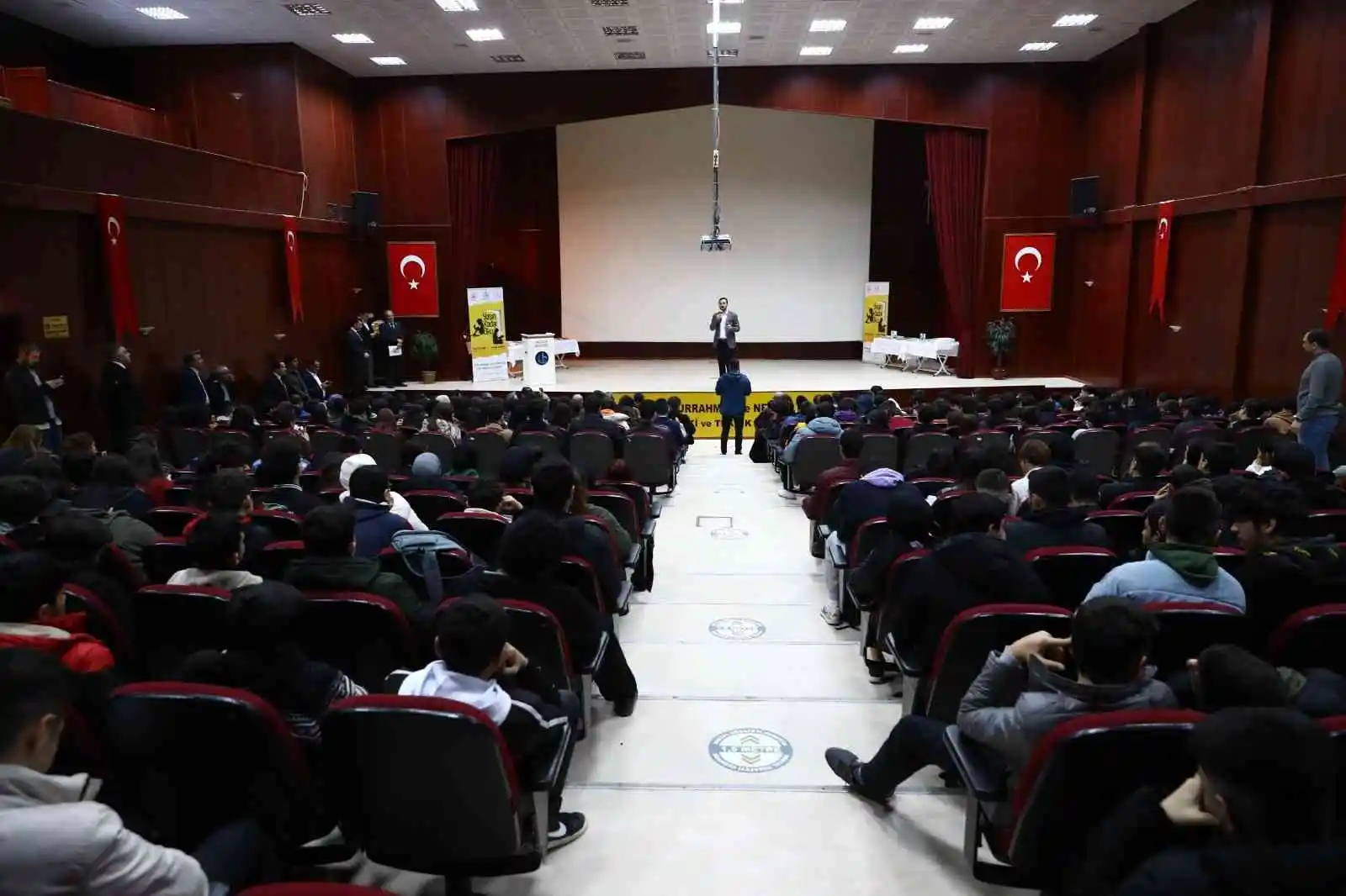 Bağcılar’da öğrenciler her gün yaşı kadar kitap sayfası okuyacak
