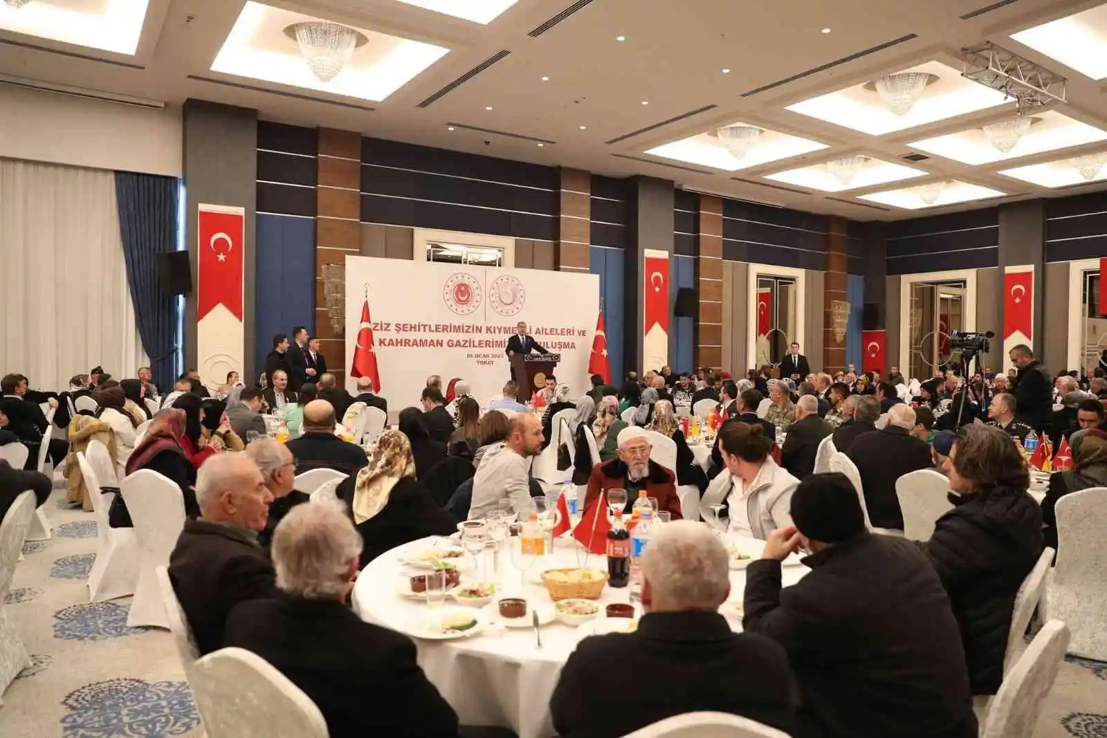 Bakan Akar’dan “terörle mücadelede kararlılık” mesajı