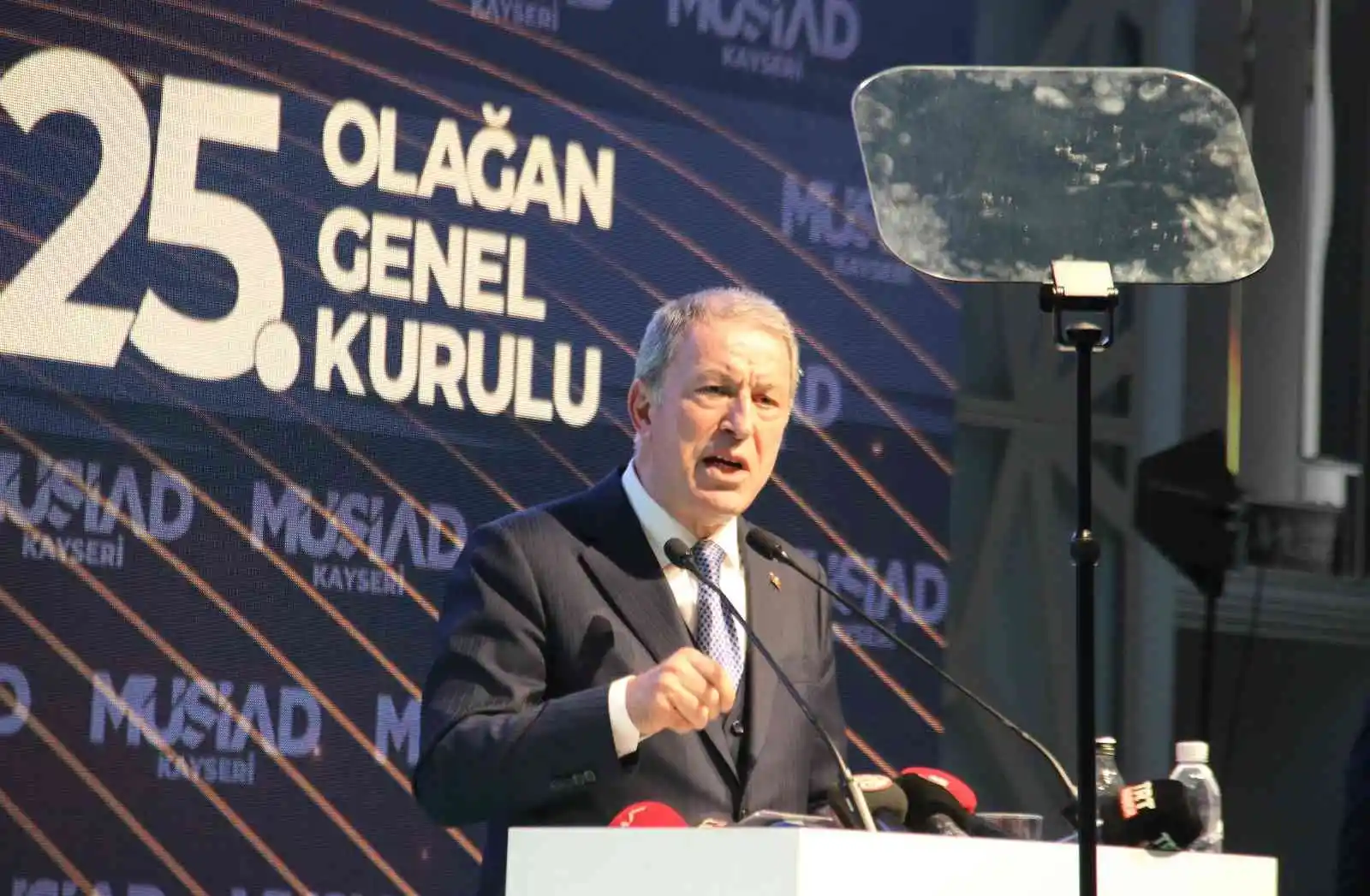 Bakan Akar: "Haince yapılan eylemlere karşı, ahlaksızlara karşı, Kur'an yakan şerefsizlere karşı Türkiye var"
