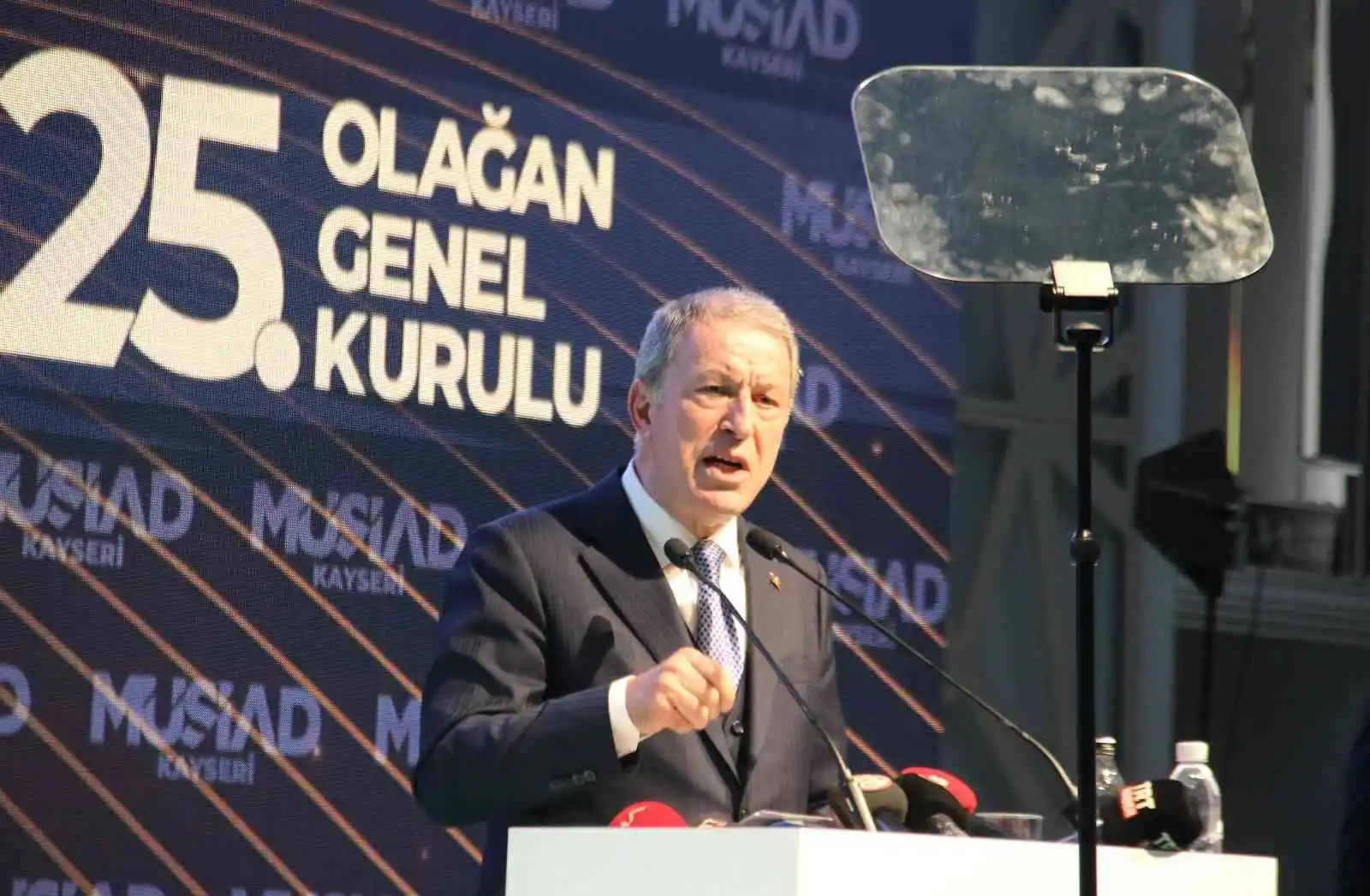 Bakan Akar: "Haince yapılan eylemlere karşı, ahlaksızlara karşı, Kur'an yakan şerefsizlere karşı Türkiye var"