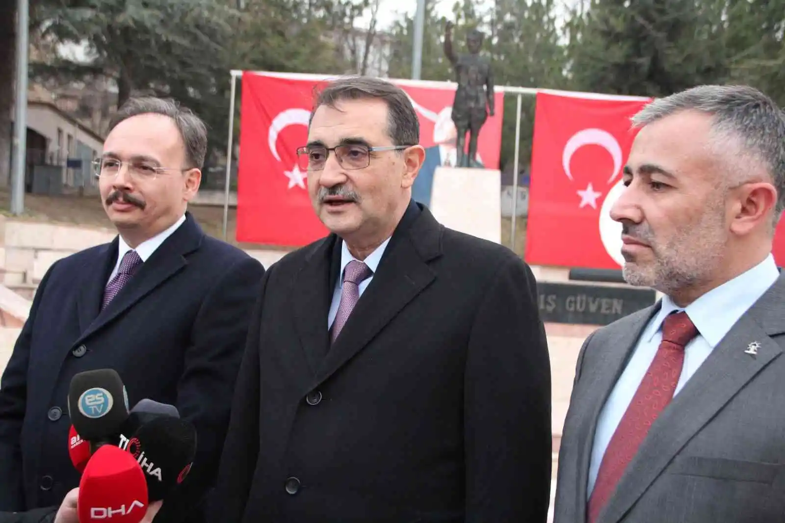 Bakan Dönmez: "Söğüt Türkiye'nin sayılı altın maden işletmelerinden bir tanesi"