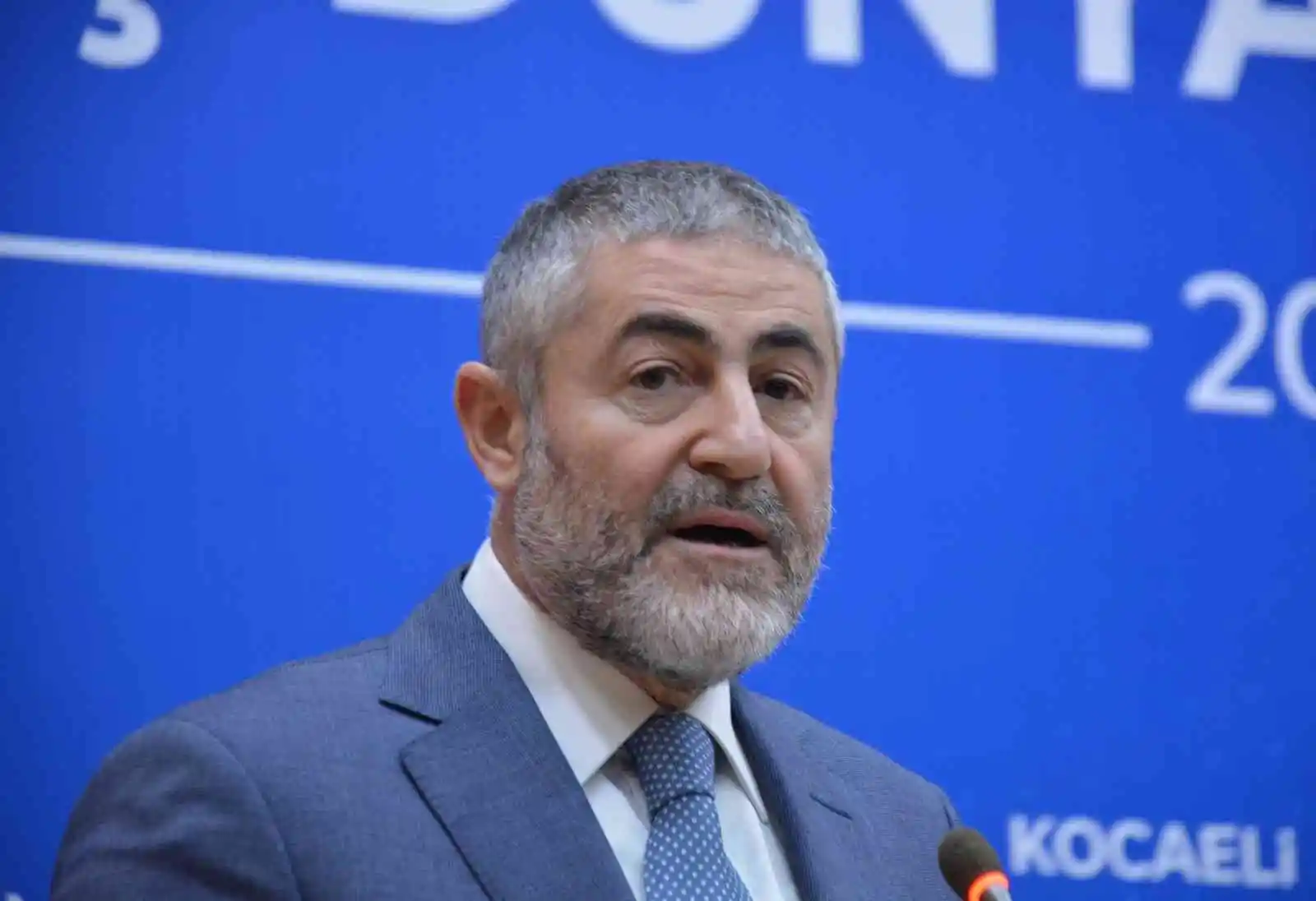 Bakan Nebati: "Türkiye'nin 90'lardaki gibi yönetim krizleriyle, ayak oyunlarıyla, ithal isimler ve boş masallarla kaybedecek 1 dakikası bile yoktur"