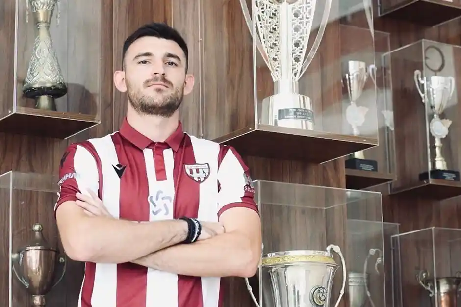 Bandırmaspor, Dimitrios Manos'u Yunanistan'ın İonikos Nikeas takımına kiraladı
