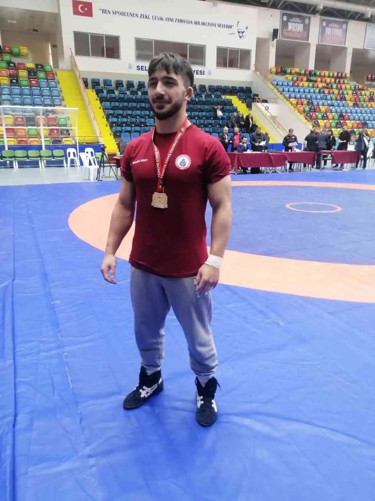 BARÜ’lü Milli Sporcu Emre Kural, Türkiye şampiyonu oldu
