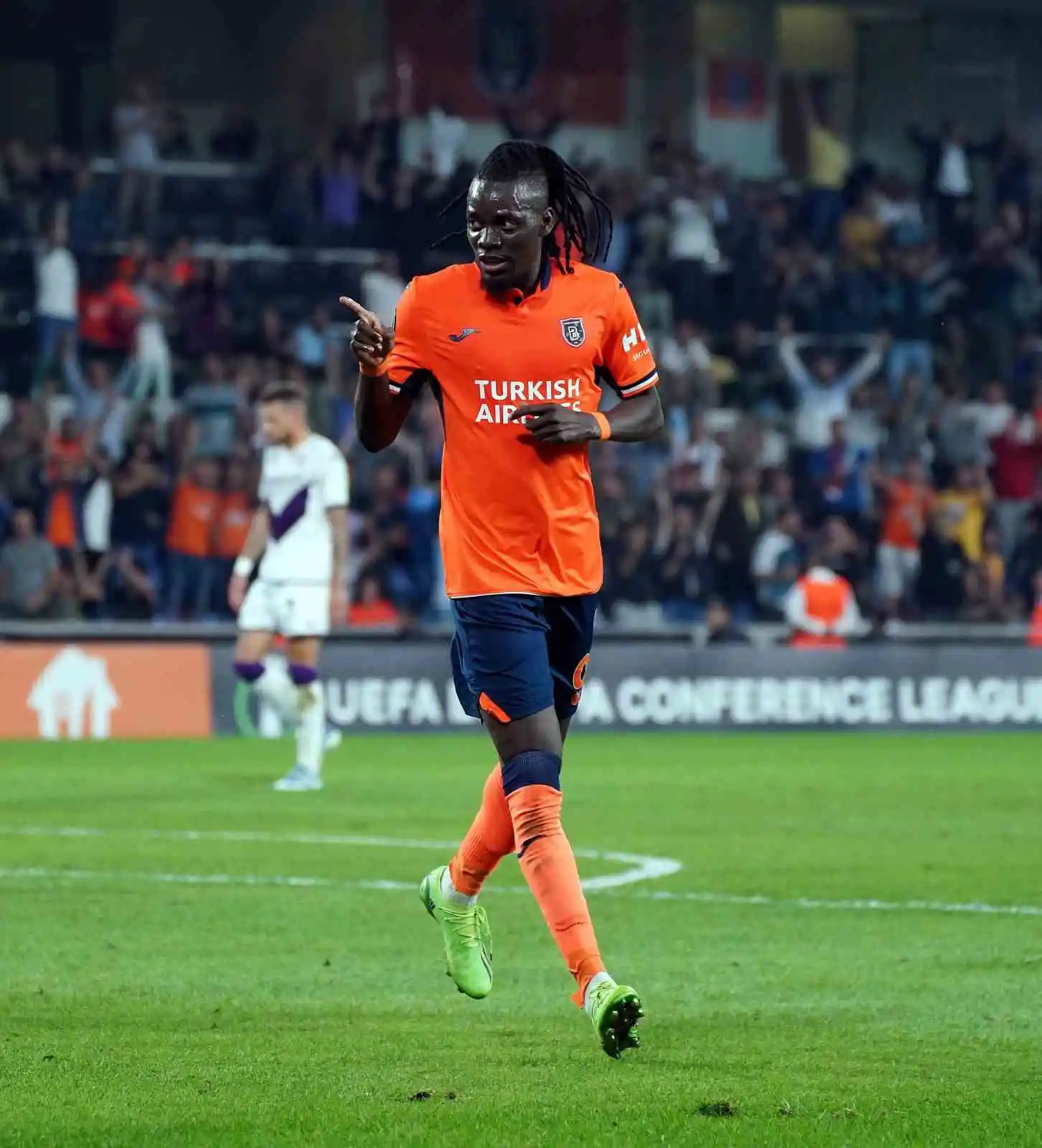 Başakşehir, Bertrand Traore'nin sözleşmesini feshetti