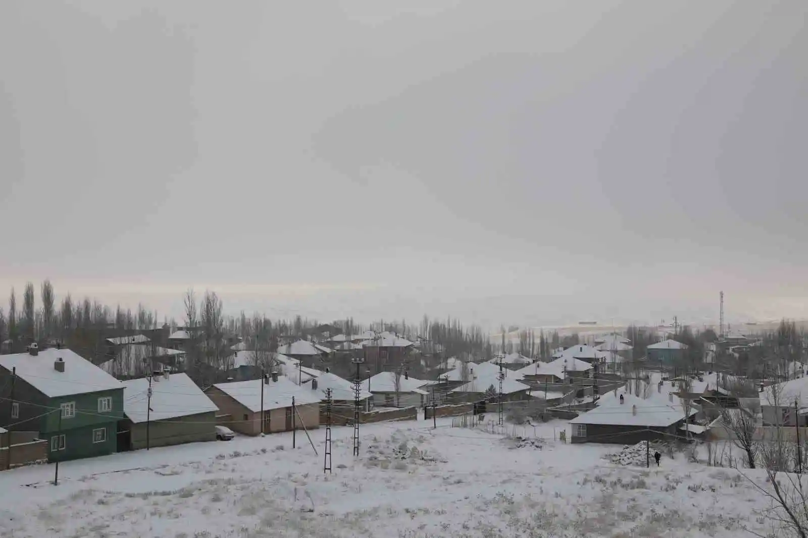 Başkale kar altında