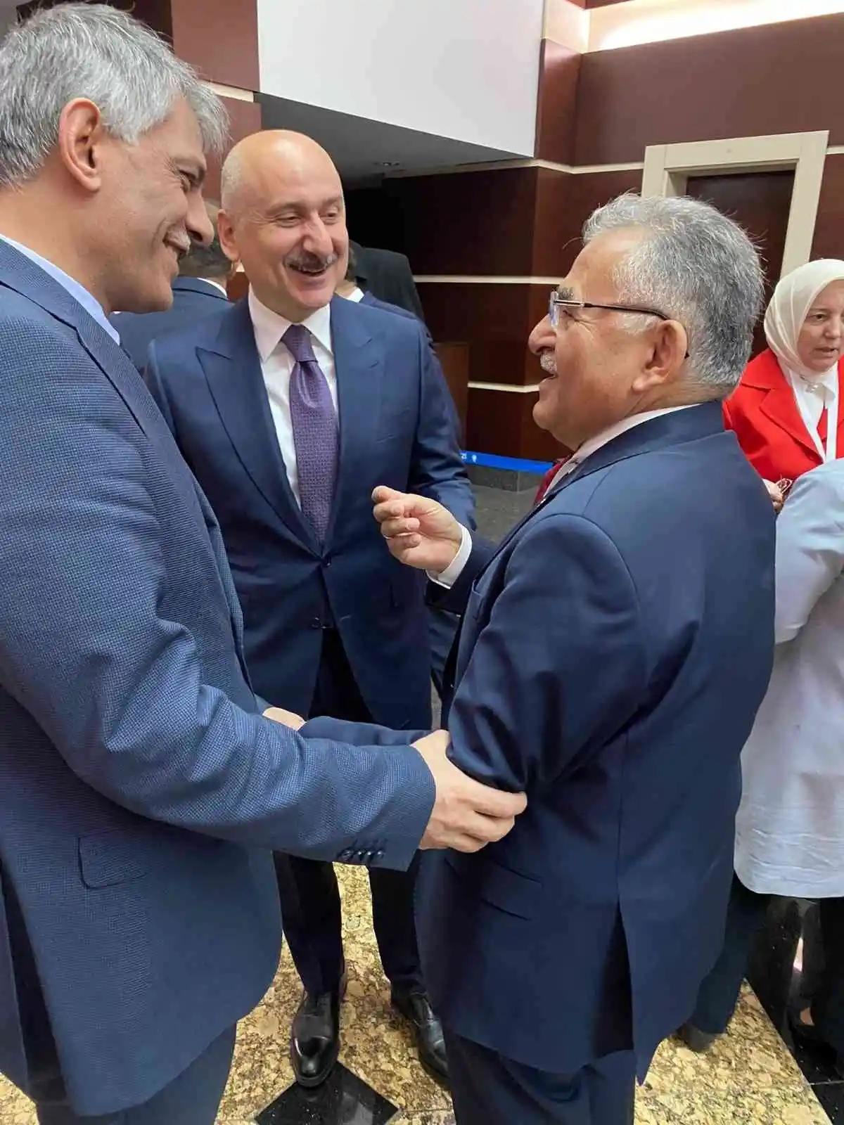 Başkan Büyükkılıç, Ankara’da 3 bakanla görüştü, Cumhurbaşkanı Erdoğan’ın Toplantısı’na katıldı