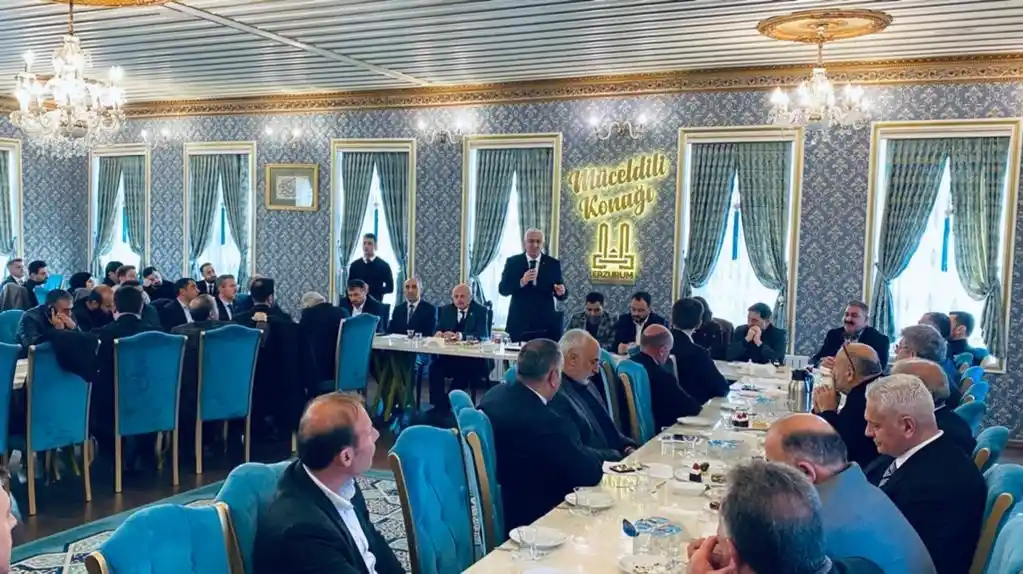 Başkan Öz, milletvekili aday adaylığı için görevinden istifa etti