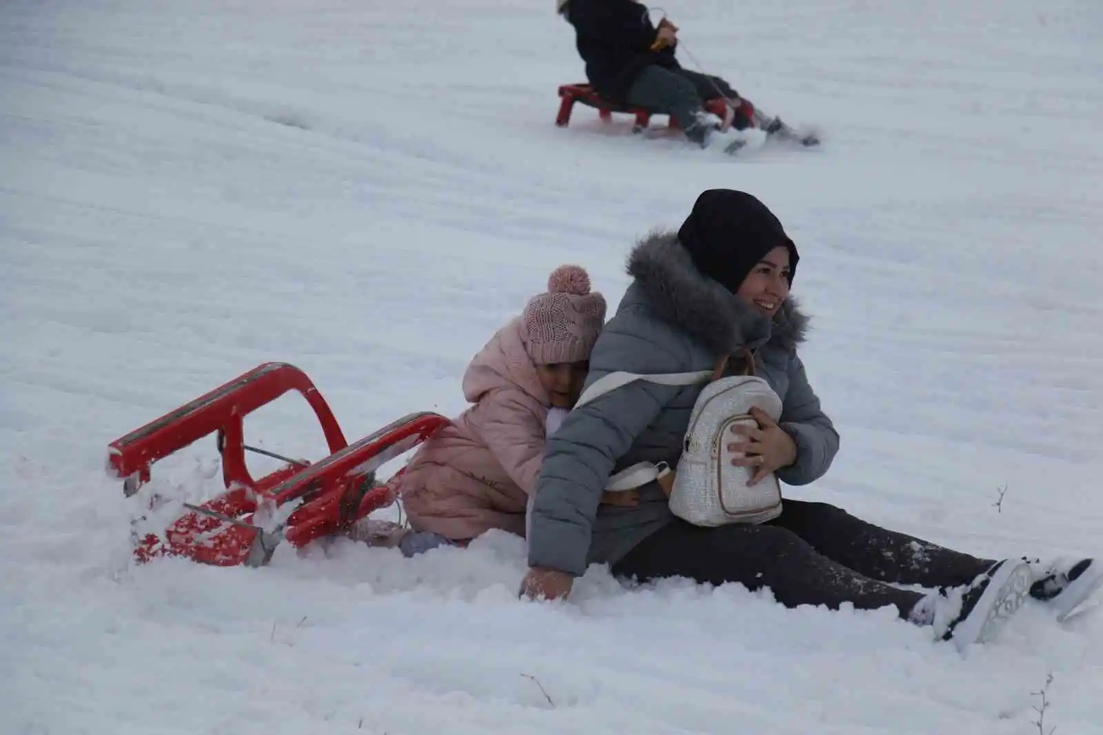 Başkent’te beklenen kar yağışının ardından kayak sezonu açıldı
