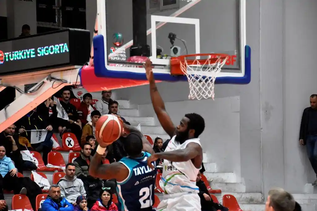 Basketbol Süper Ligi: Aliağa Petkim Spor: 70 - Türk Telekom: 89