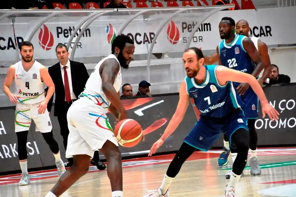 Basketbol Süper Ligi: Aliağa Petkim Spor: 70 - Türk Telekom: 89