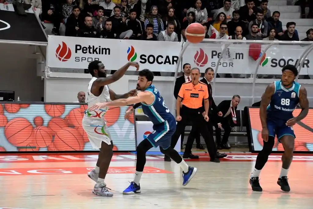 Basketbol Süper Ligi: Aliağa Petkim Spor: 70 - Türk Telekom: 89
