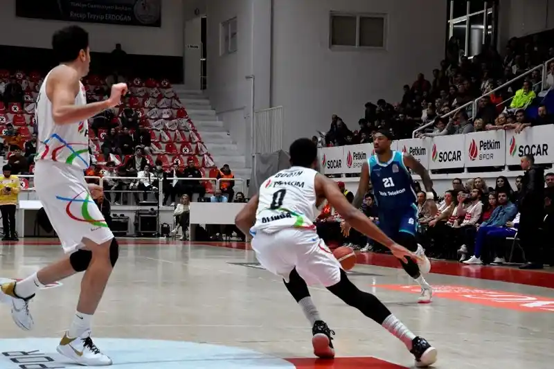 Basketbol Süper Ligi: Aliağa Petkim Spor: 70 - Türk Telekom: 89
