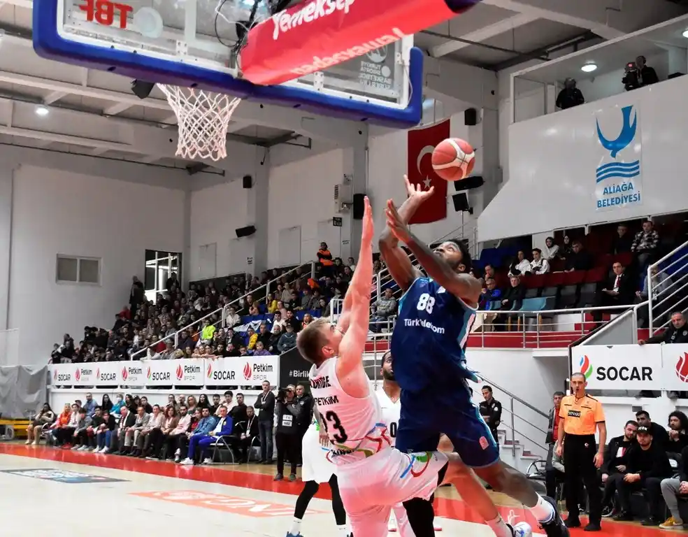 Basketbol Süper Ligi: Aliağa Petkim Spor: 70 - Türk Telekom: 89