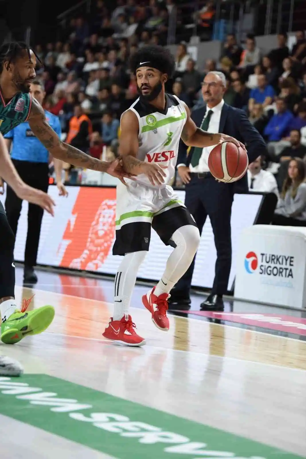 Basketbol Süper Ligi: Manisa BBSK: 80 - Pınar Karşıyaka: 76