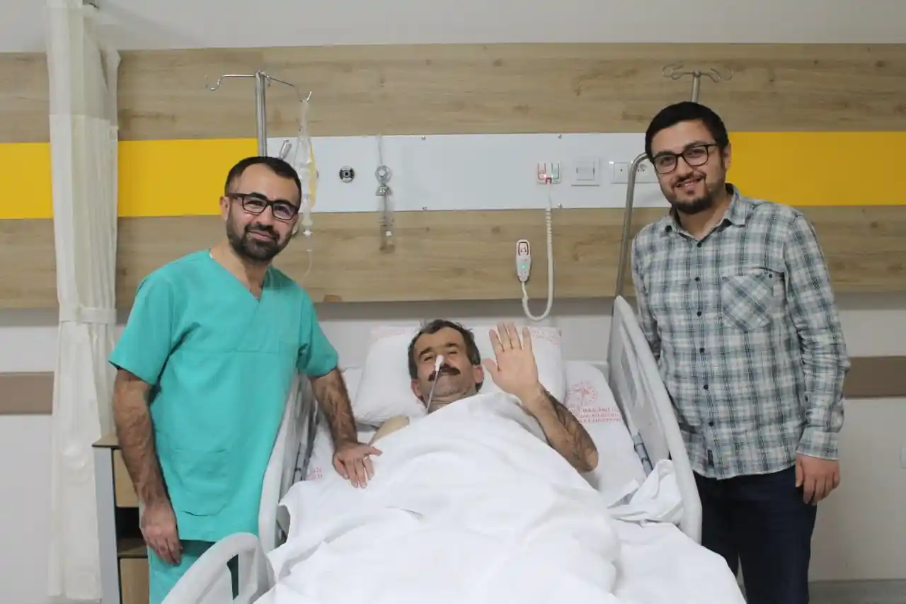 Bayburt’ta başarılı operasyonla hastanın böbreğindeki tümör alındı