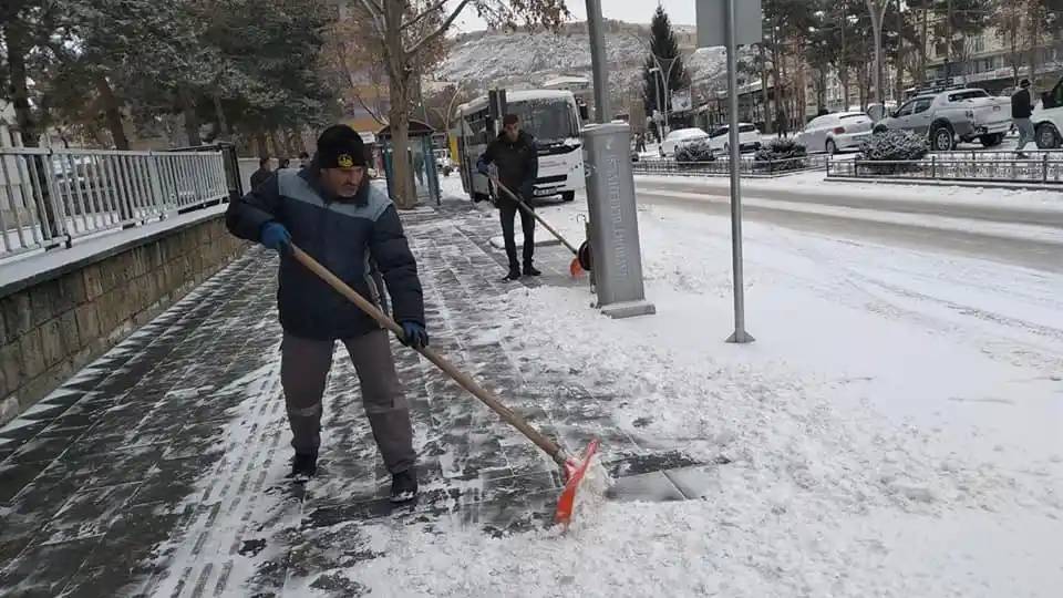 Bayburt'ta karla mücadele çalışması
