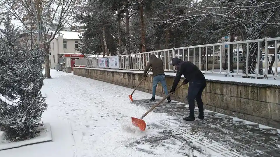 Bayburt’ta karla mücadele çalışması
