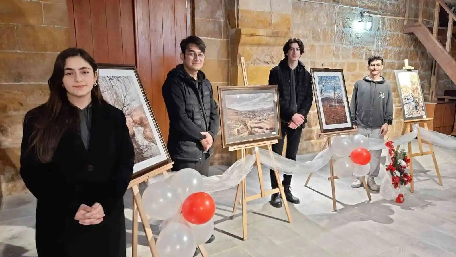 Bayburt’un sonbahar fotoğrafları tarihi Taşhan’da sergilendi
