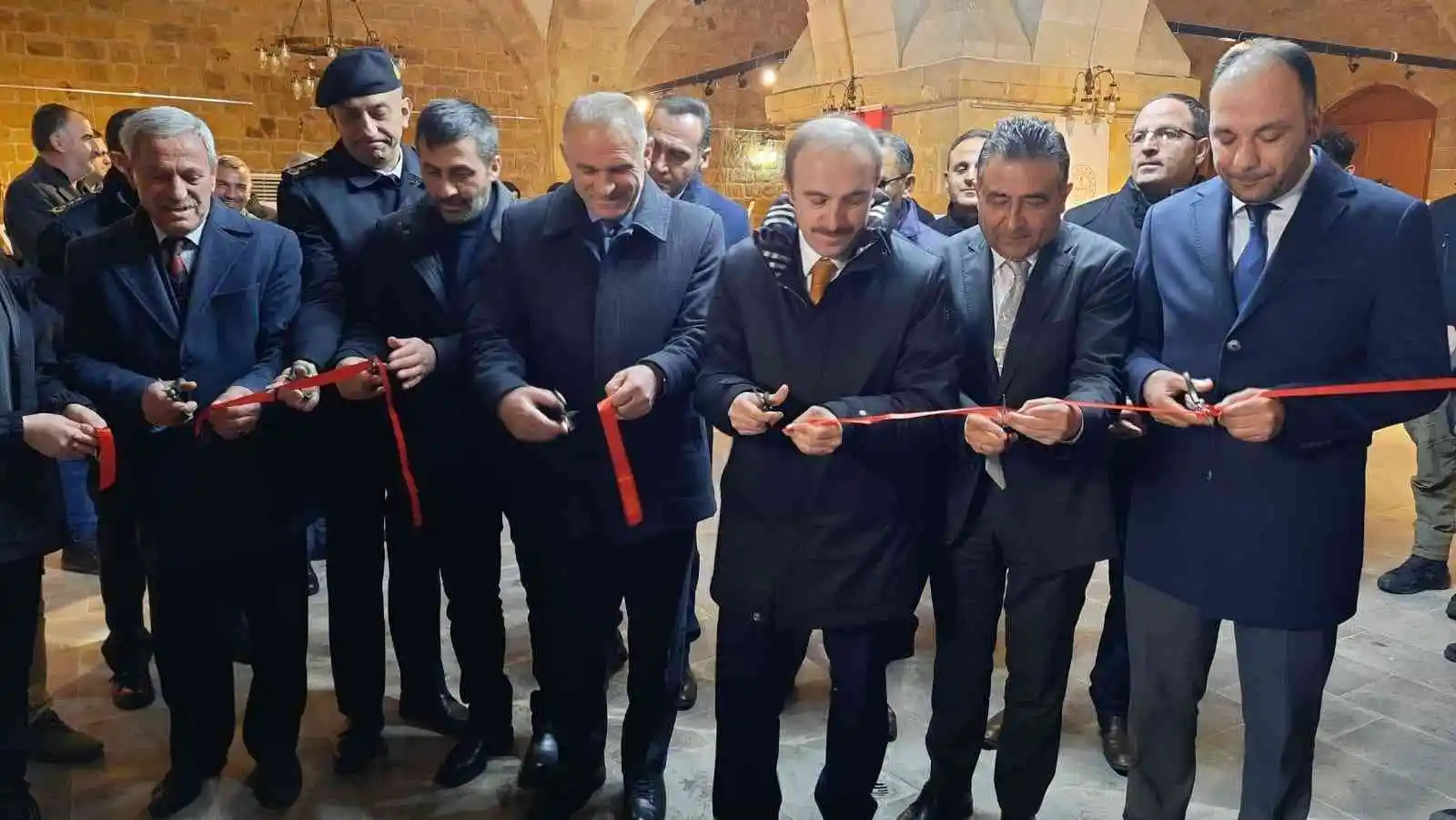 Bayburt’un sonbahar fotoğrafları tarihi Taşhan’da sergilendi
