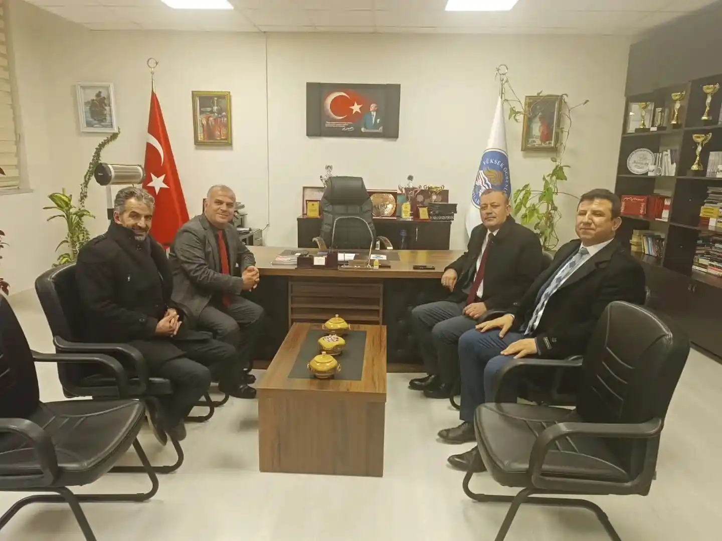 BEÜ Rektörü Prof. Dr. Elmastaş Adilcevaz KYK’da kalan öğrenciler ile bir araya geldi