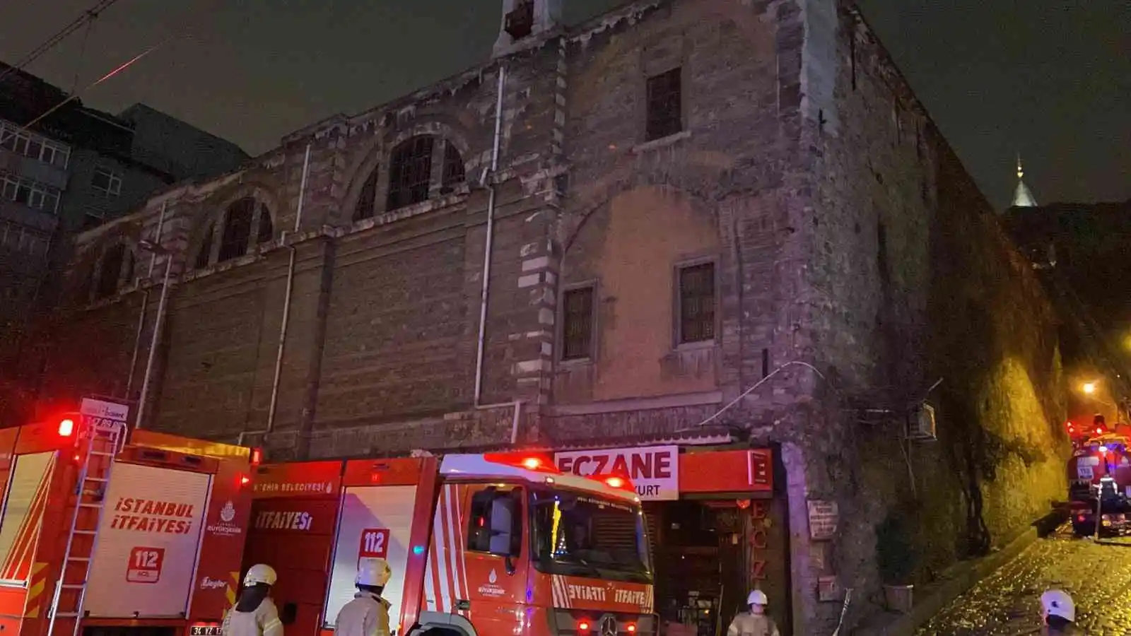 Beyoğlu'nda Ermeni Kilisesi'ndeki yangında ölü sayısı 2'ye çıktı

