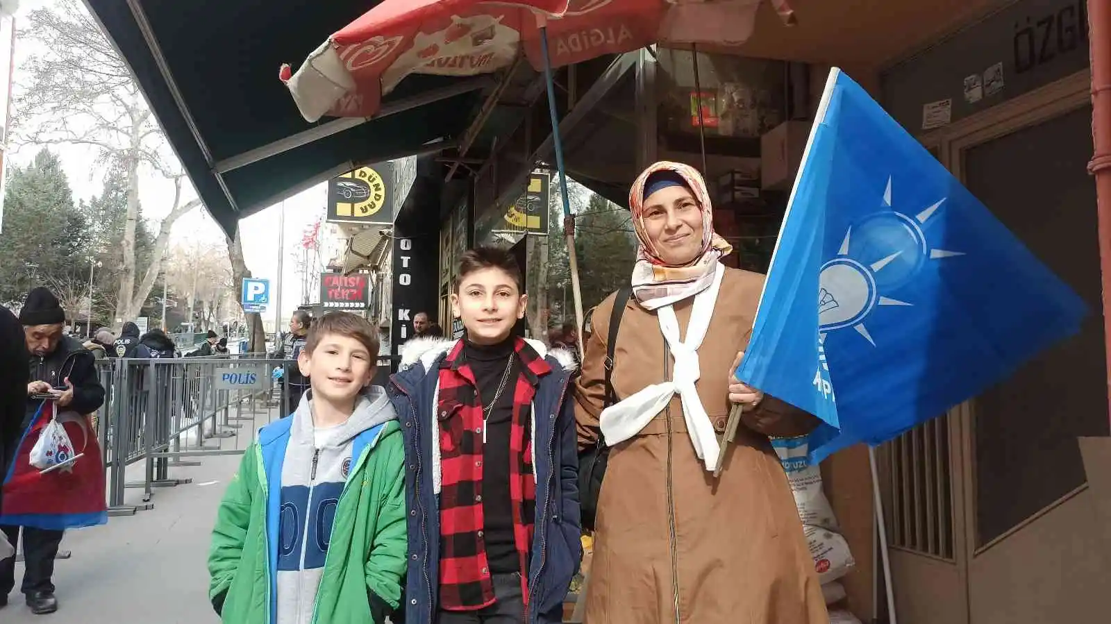 Bilecik'te Erdoğan'ı bekleyen minik çocuğun heyecanı
