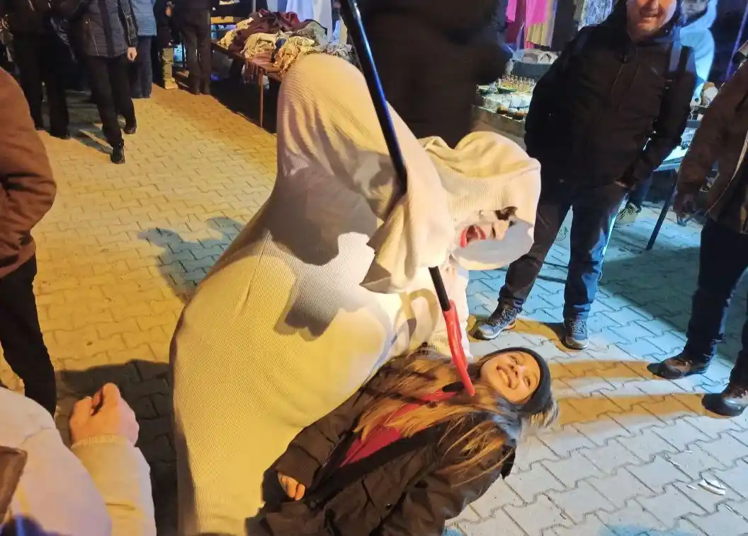 Bin yıllık gelenek Bocuk Gecesi renkli görüntülere sahne oldu