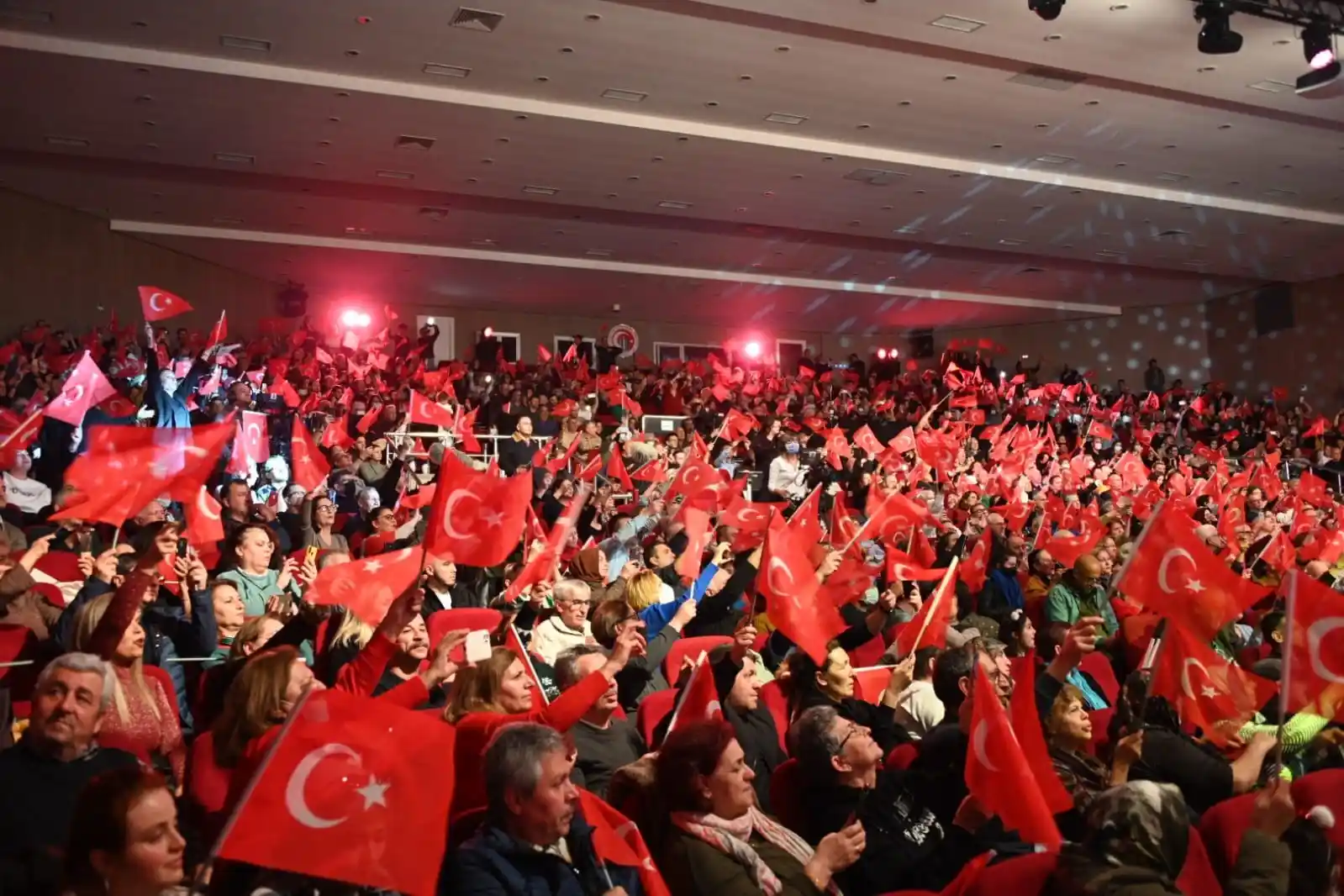 ‘Bir Diriliş Destanı Çanakkale’ konseri gerçekleştirildi
