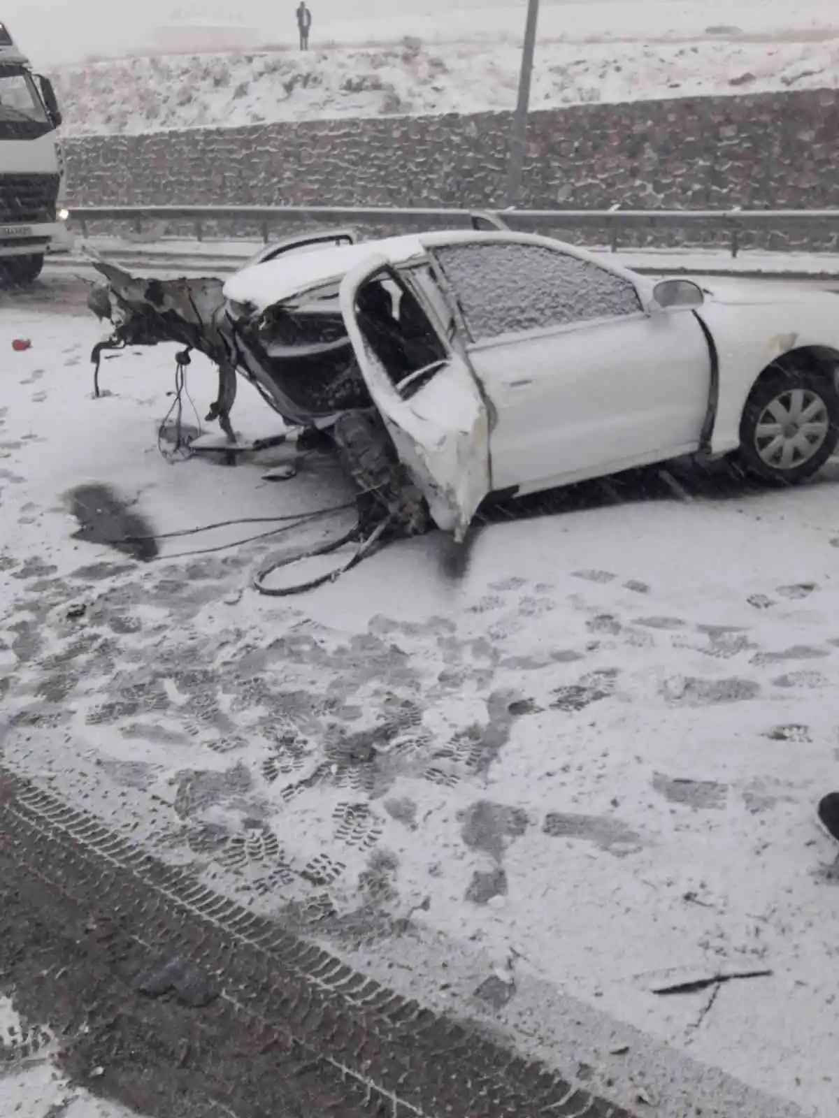 Bitlis'te trafik kazası: 2 yaralı