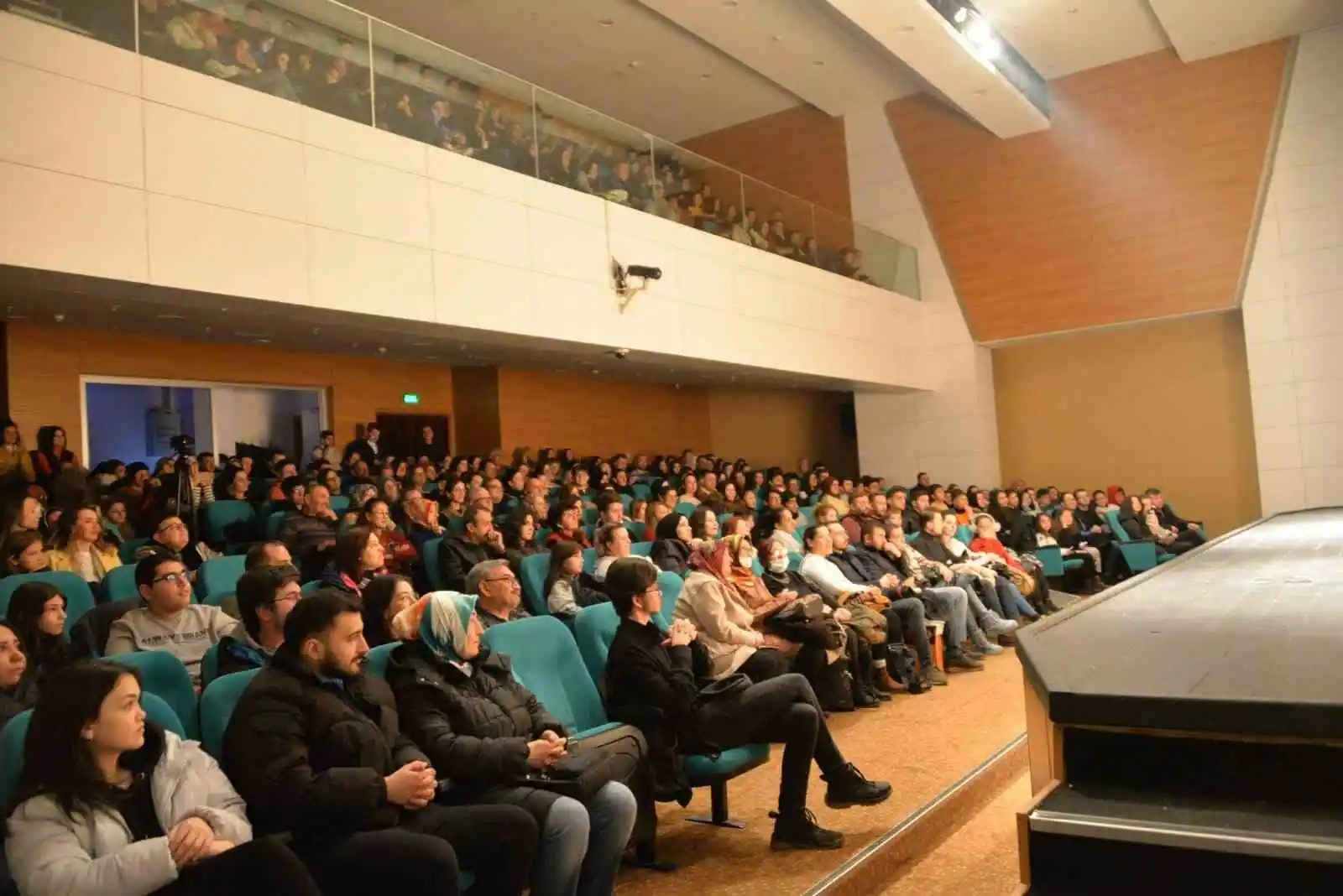 Bozüyük, Gençlik Tiyatrosu’nu sevdi
