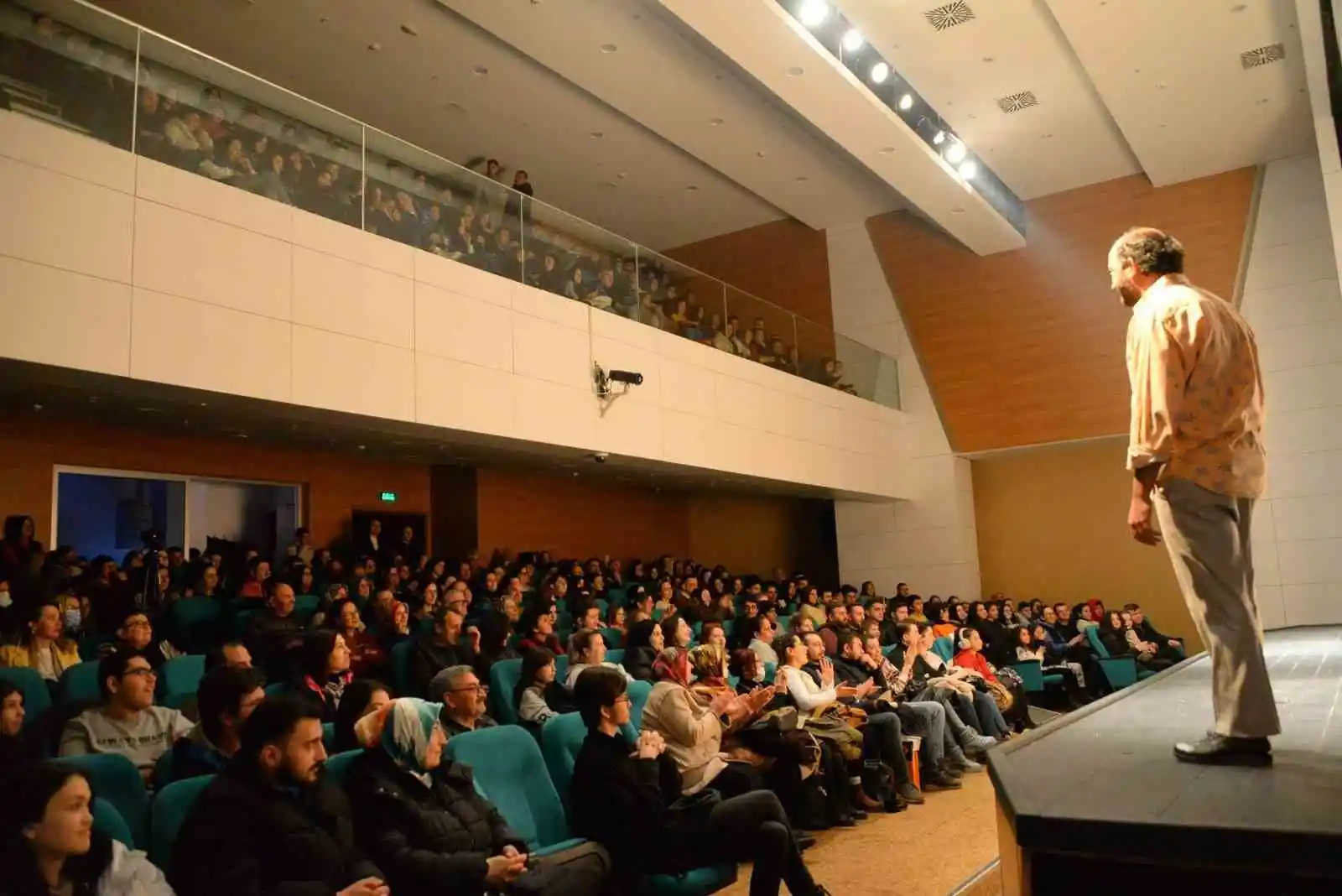 Bozüyük, Gençlik Tiyatrosu’nu sevdi
