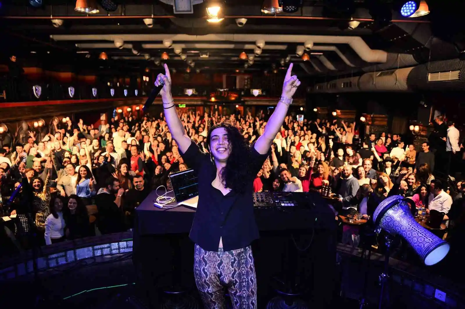 Bursa'da DJ Ai Taş ile 90'lara yolculuk
