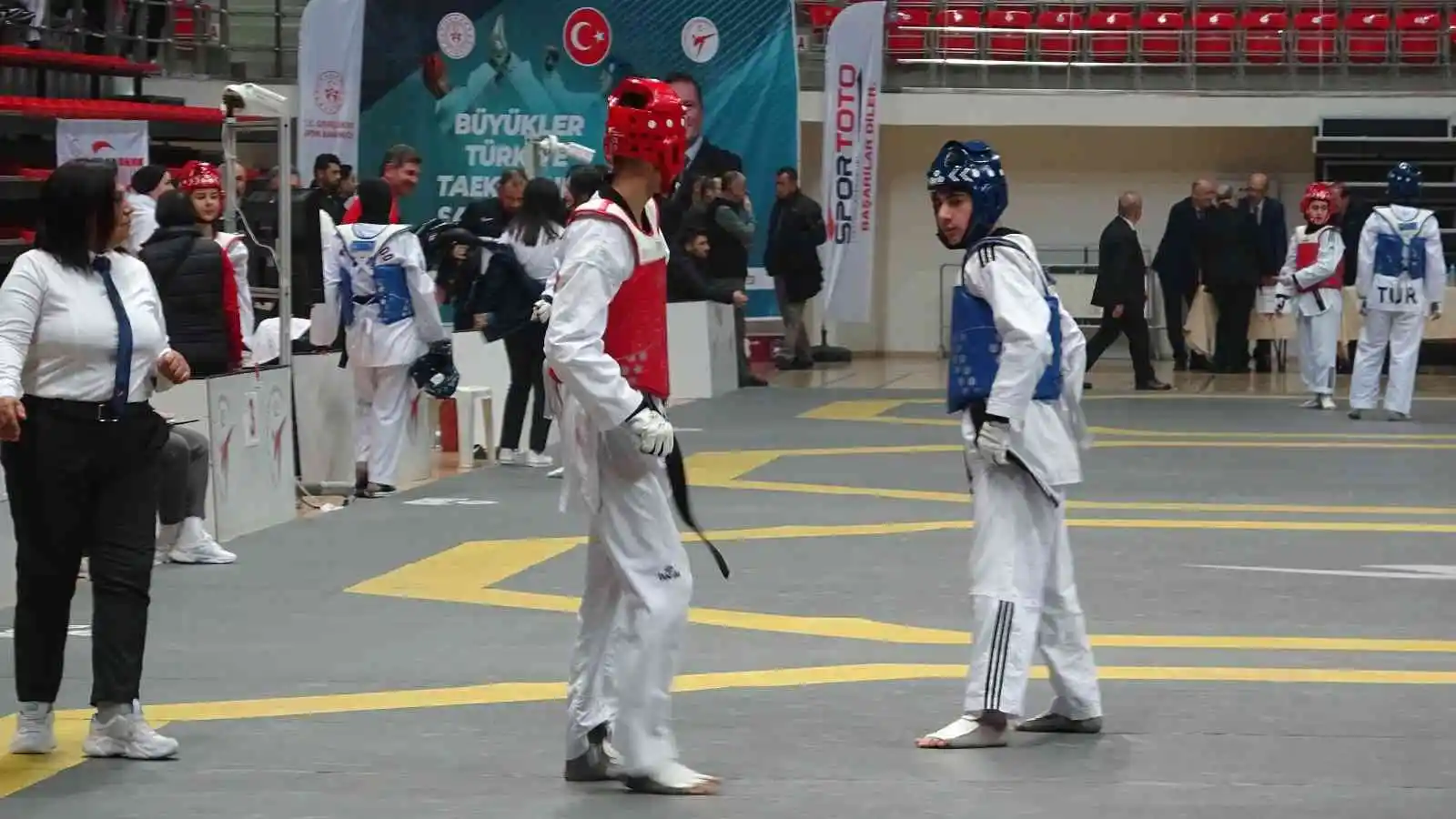 Büyükler Türkiye Tekvando Şampiyonası Konya’da başladı