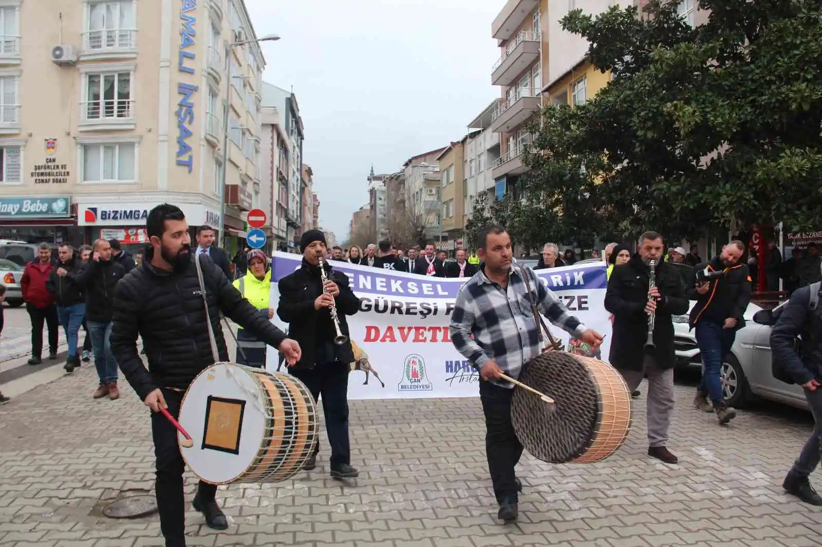 Çan’da deve güreşleri öncesi kortej yürüyüşü düzenlendi
