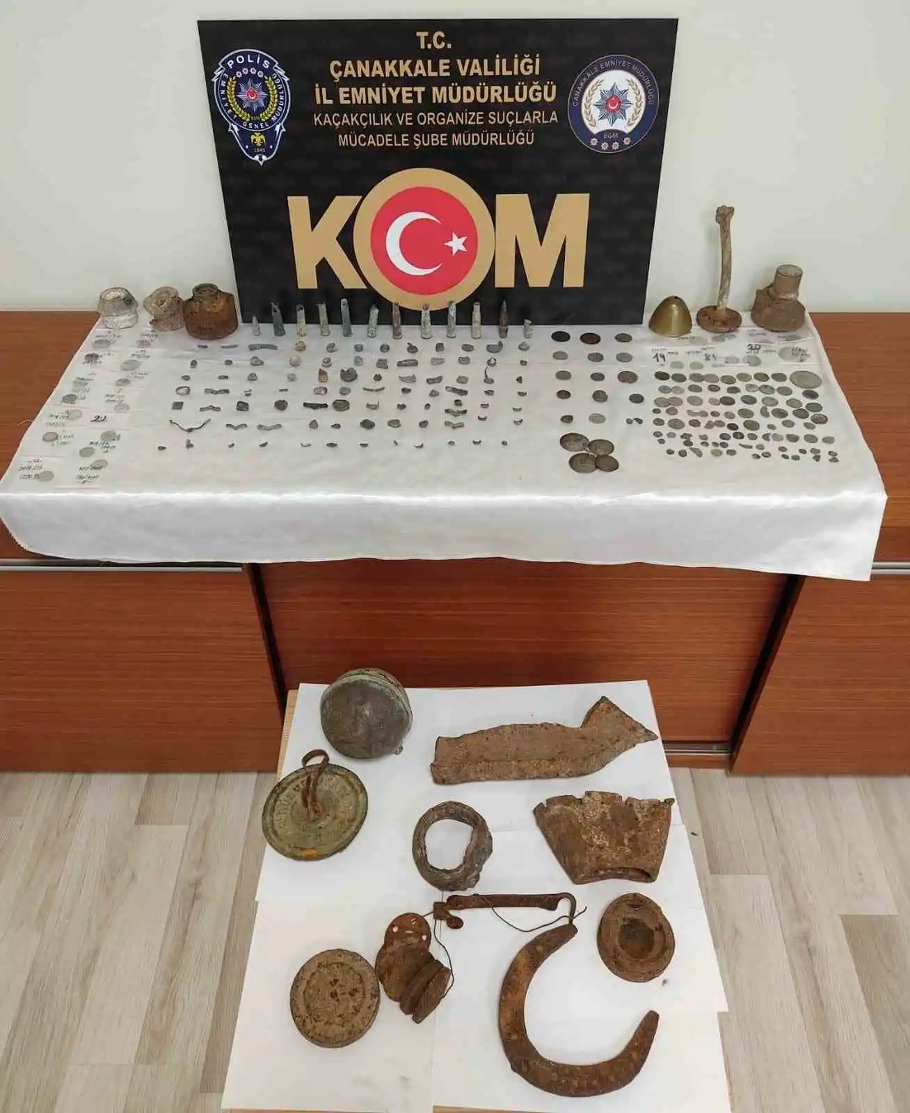 Çanakkale'de 120 adet sikke ele geçirildi