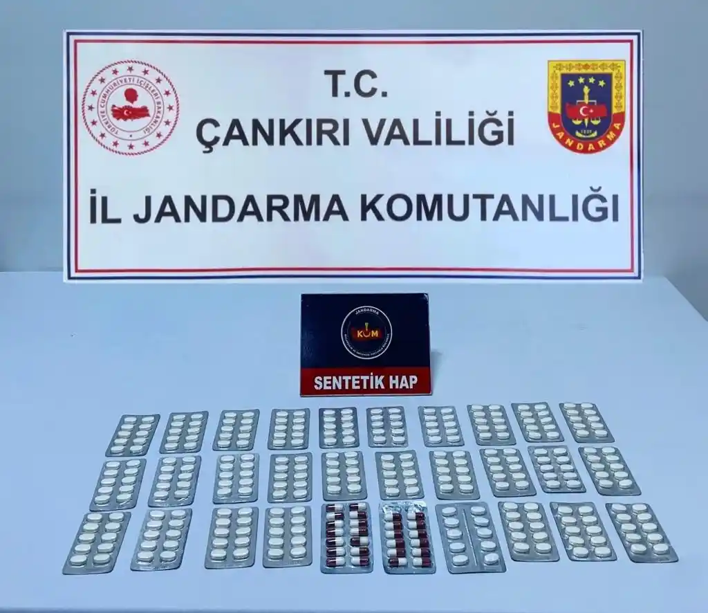 Çankırı'da 331 adet sentetik ecza hapı ele ele geçirildi: 2 gözaltı