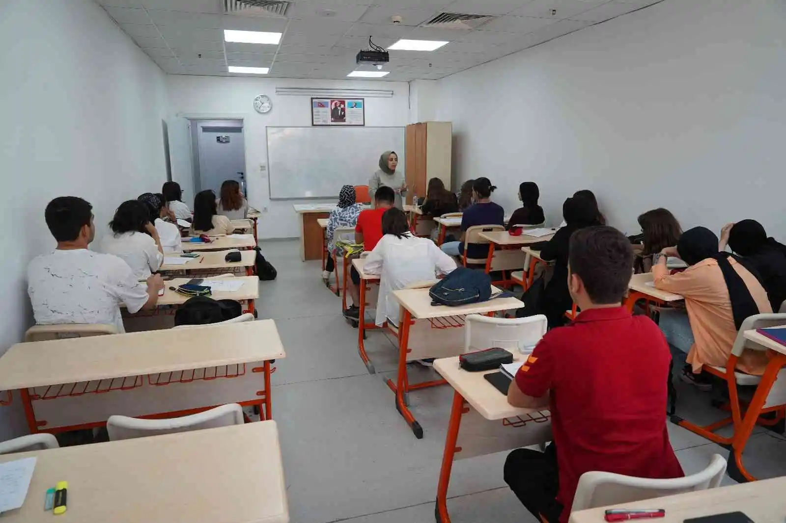 Çayırova’da öğrenciler LGS ve YKS hazırlık kurslarında eğitim görüyor